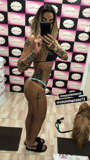 Dani Bolina feet photo thumbnail