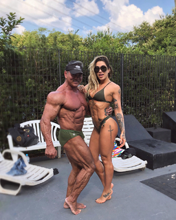 Dani Bolina feet photo thumbnail