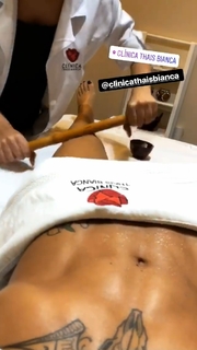 Dani Bolina feet photo thumbnail