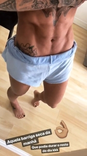 Dani Bolina feet photo thumbnail