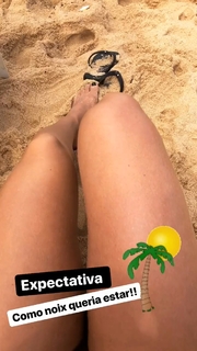 Dani Bolina feet photo thumbnail