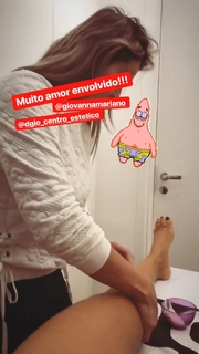 Dani Bolina feet photo thumbnail