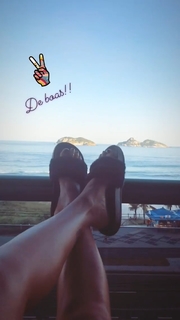 Dani Bolina feet photo thumbnail