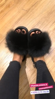 Dani Bolina feet photo thumbnail