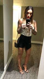 Dani Bolina feet photo thumbnail