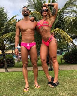 Dani Bolina feet photo thumbnail