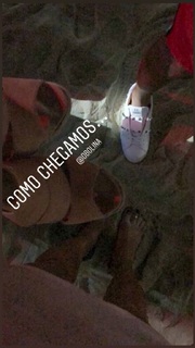 Dani Bolina feet photo thumbnail