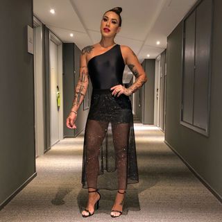 Dani Bolina feet photo thumbnail