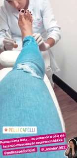 Dani Bolina feet photo thumbnail
