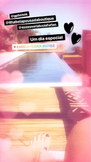 Dani Bolina feet photo thumbnail