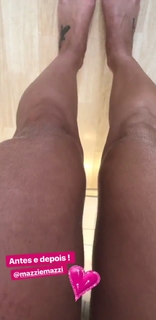 Dani Bolina feet photo thumbnail
