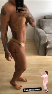 Dani Bolina feet photo thumbnail