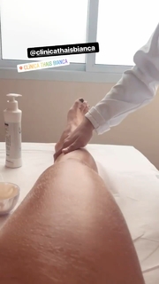 Dani Bolina feet photo thumbnail