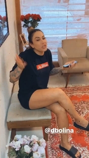 Dani Bolina feet photo thumbnail