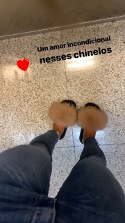 Dani Bolina feet photo thumbnail