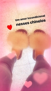 Dani Bolina feet photo thumbnail
