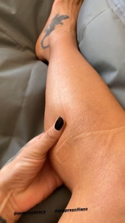 Dani Bolina feet photo thumbnail