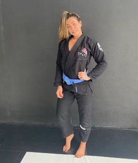 Dani Bolina feet photo thumbnail