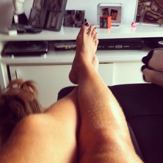 Dani Bolina feet photo thumbnail