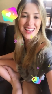 Dani Calabresa feet photo 6