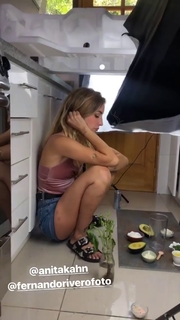 Dani Castro feet photo 4