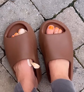 Dani Castro feet photo 3