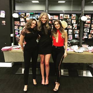 Dani Dyer feet photo thumbnail