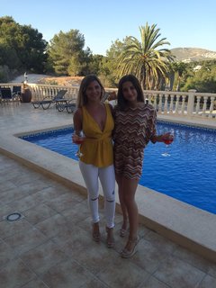 Dani Dyer feet photo thumbnail