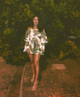 Dani Dyer feet photo thumbnail