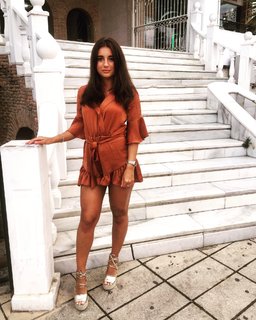 Dani Dyer feet photo thumbnail