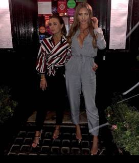 Dani Dyer feet photo thumbnail