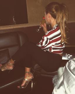 Dani Dyer feet photo thumbnail