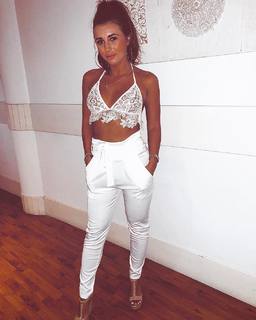 Dani Dyer feet photo thumbnail