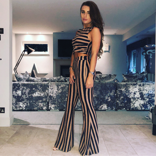 Dani Dyer feet photo thumbnail