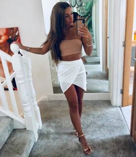 Dani Dyer feet photo thumbnail