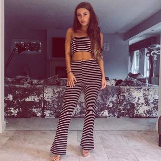 Dani Dyer feet photo thumbnail