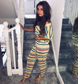 Dani Dyer feet photo thumbnail