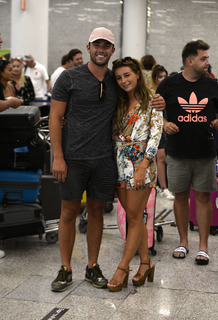 Dani Dyer feet photo thumbnail