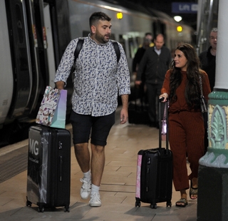 Dani Dyer feet photo thumbnail