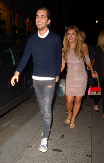 Dani Dyer feet photo thumbnail