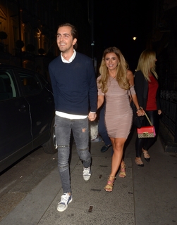 Dani Dyer feet photo thumbnail