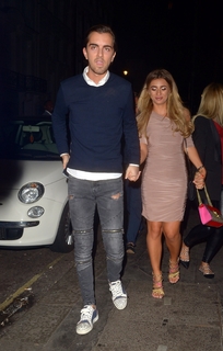 Dani Dyer feet photo thumbnail