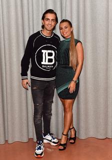 Dani Dyer feet photo thumbnail