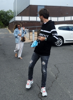 Dani Dyer feet photo thumbnail