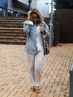 Dani Dyer feet photo thumbnail