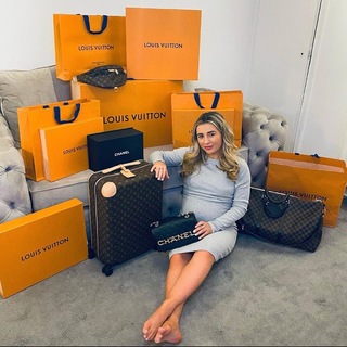 Dani Dyer feet photo thumbnail