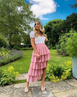 Dani Dyer feet photo thumbnail