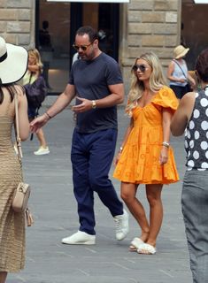 Dani Dyer feet photo thumbnail