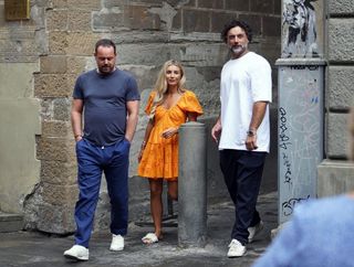 Dani Dyer feet photo thumbnail