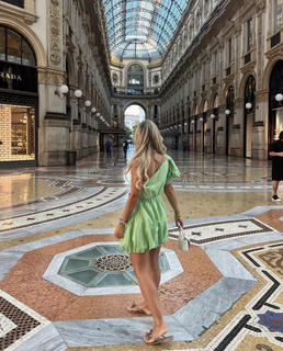 Dani Dyer feet photo thumbnail